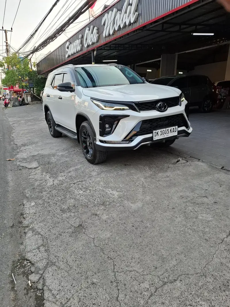 TOYOTA  FORTUNER  VRZ LEGENDER TSS TWO TONE - Vehicles in Bali