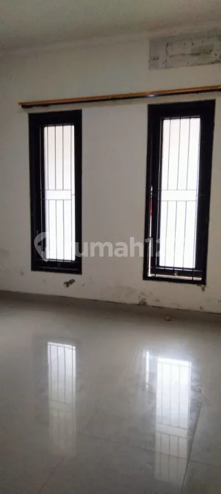 Dijual Rumah 2 Lantai Lingkungan Perumahan di Denpasar Selatan - Bali in Bali