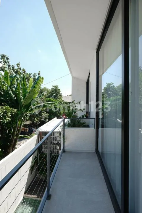 Villa, 2 Lantai, SHM, Full Furnished,Kerobokan Badung - Real Estate in Bali