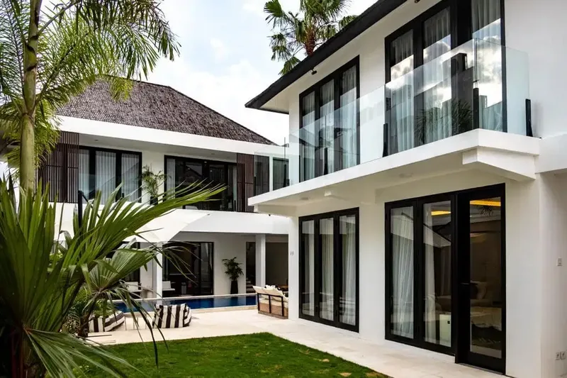 Dijual villa modern teopical style lantai 2 canggu - Bali in Bali
