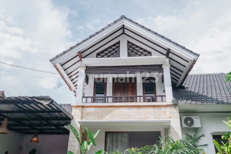 Sewa Rumah Minimalis 2 Lantai di Jl. Raya Semer Kerobokan Kelod | Fully Furnished & Strategis - Real Estate in Bali