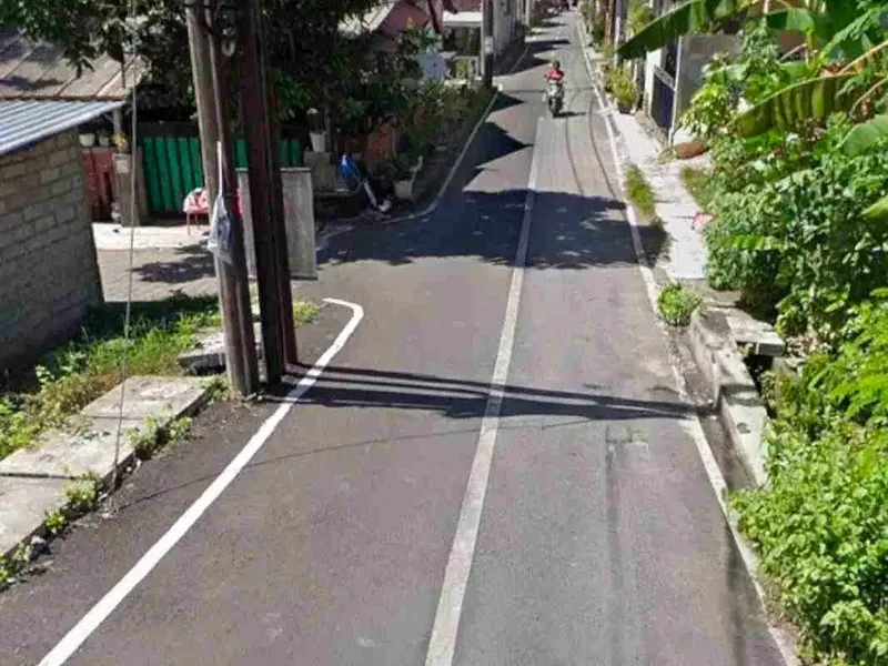 JUAL TANAH 200m2 LOKASI STRATEGIS JL TAMAN GIRI - BENOA, SANGAT COCOK UNTUK RUMAH TINGGAL - Bali in Bali