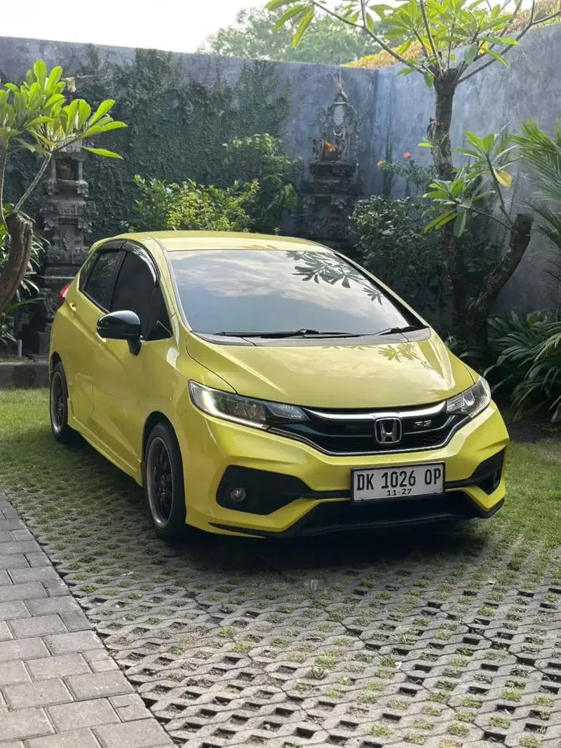 JAZZ RS 2017 FACELIFT MATIC ASLI BALI LOW KM ISTIMEWA SIAP PAKAI - Vehicles in Bali