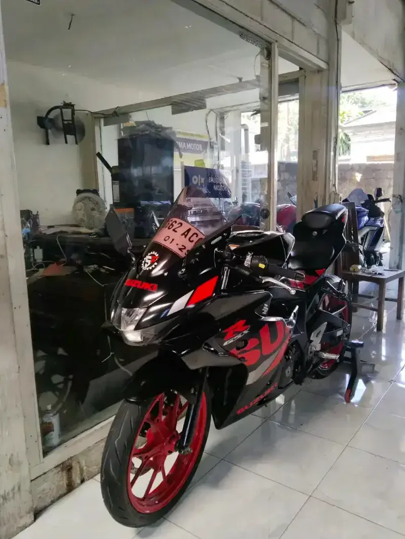 Susuki GSX 150 CC thn. 2019 cash Bali dharma motor - Vehicles in Bali