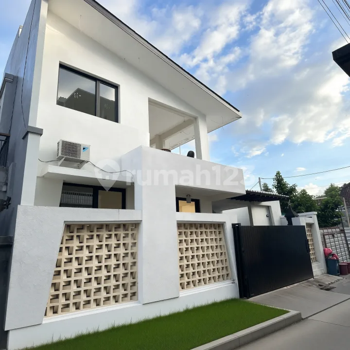 Rumah Modern & Luas di Kawasan Perumahan yang Asri dan Tenang - Bali in Bali