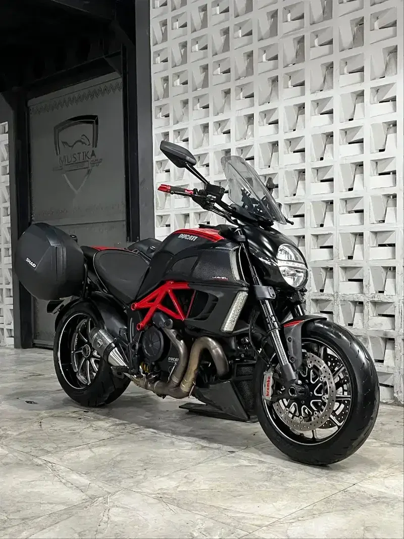 DUCATI DIAVEL CARBON 2011 ABS - Chintia Mustika - Vehicles in Bali