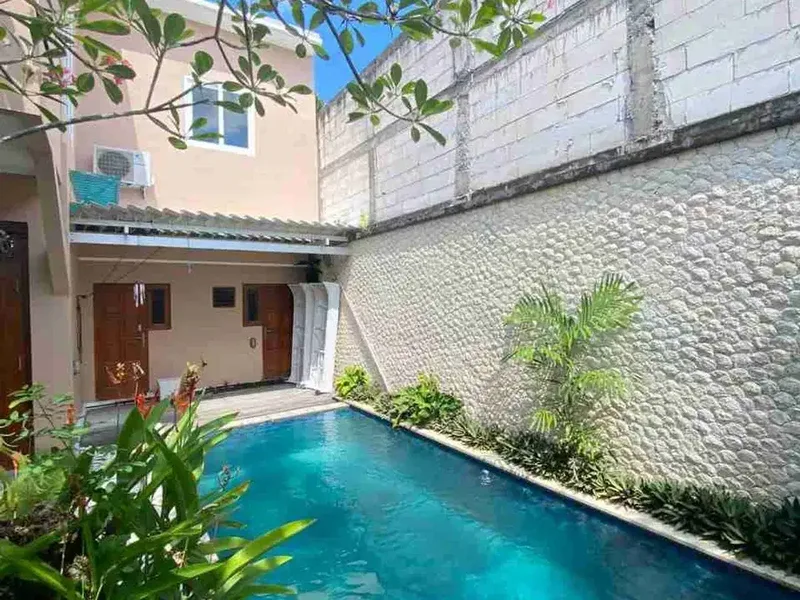 Rumah Sewa di Kerobokan Dekat Seminyak – Jl. Mertanadi, 4 Kamar Tidur, Private Pool - Real Estate in Bali