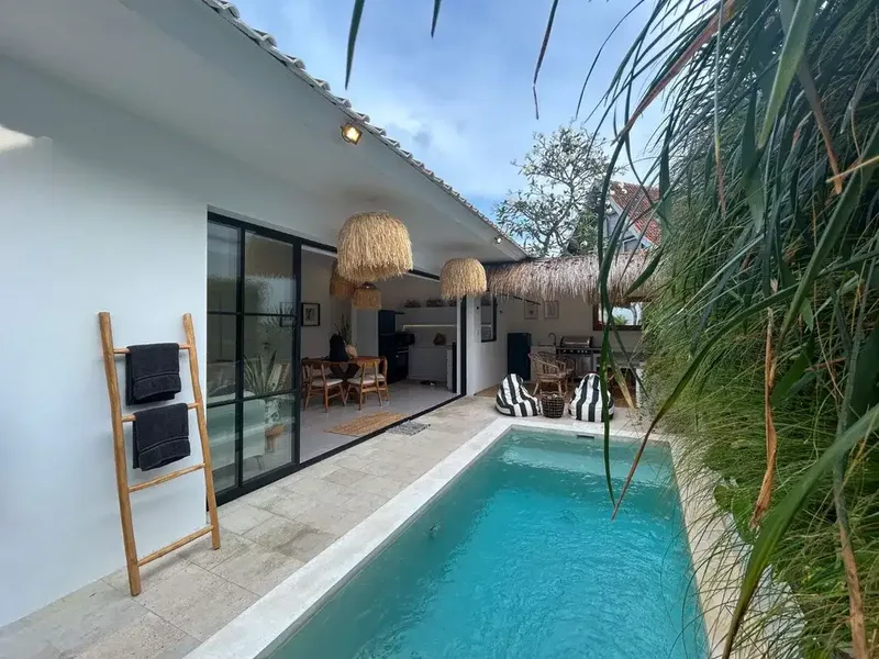 Villa Boho 2 Kamar Tidur dengan Furnish Lengkap di Seminyak Bali, Dijual Hak Sewa - Real Estate in Bali