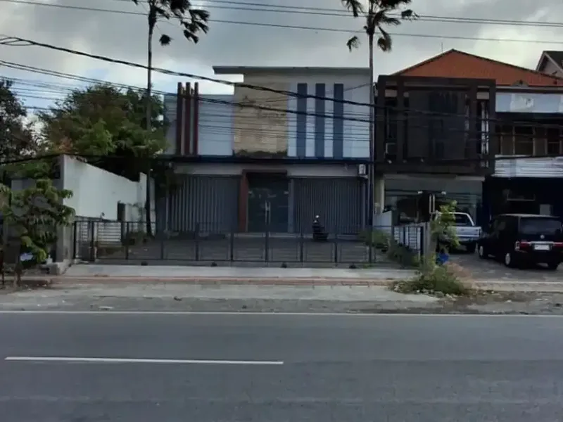 Disewakan tempat usaha di jalan utama arah Padang Sambian Klod, Denbar. - Real Estate in Bali