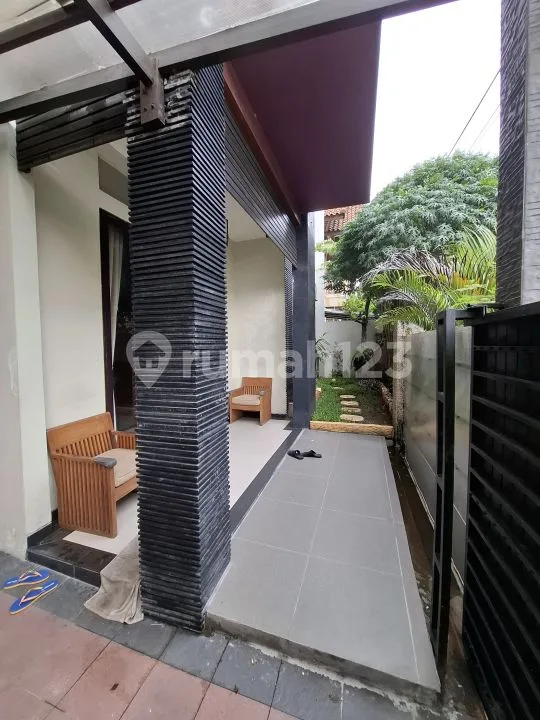 Jual Murah - Rumah 2 Lantai Dekat Tsm, Sunset Road dan Seminyak Kuta - Bali in Bali
