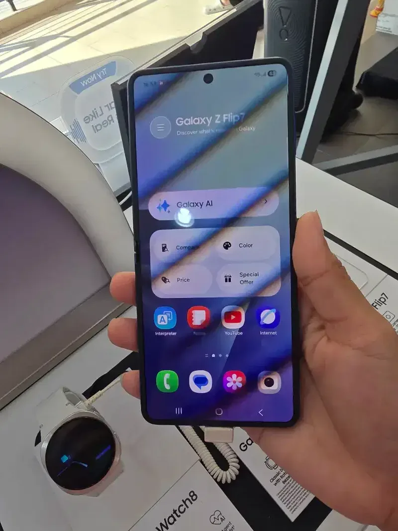 Kredit Samsung Galaxy Z flip7 - Electronics in Bali