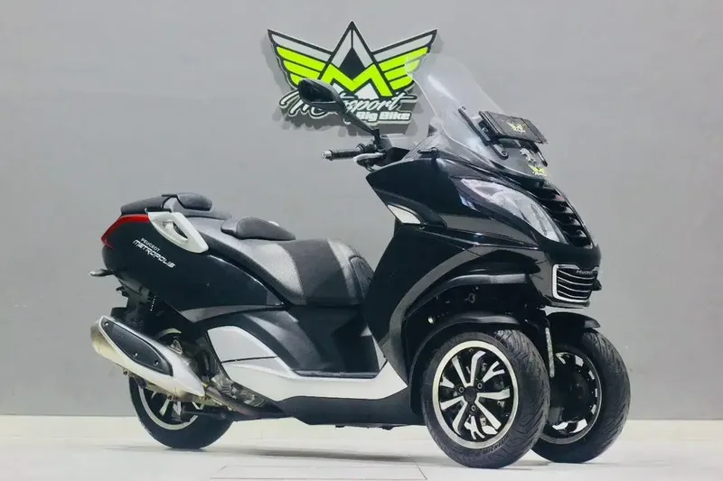 Peugeout Metropolis 400i, Tmax, ADV 750, Piaggio MP3 - Vehicles in Bali