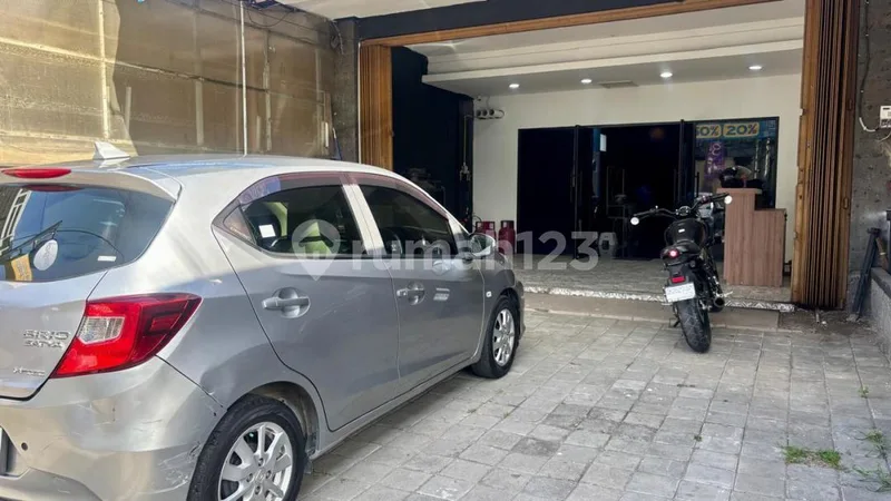 Ruko Komersil 2 Lantai Lengkap dengan Usaha Berjalan Lokasi Strategis Denpasar Barat Dekat Seminyak dan Kuta Bali - Bali in Bali