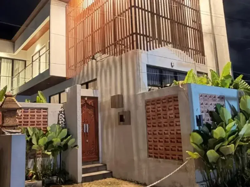 VILLA CANTIK 2 LANTAI DI TUKAD NYALI SANUR DENPASAR - Real Estate in Bali