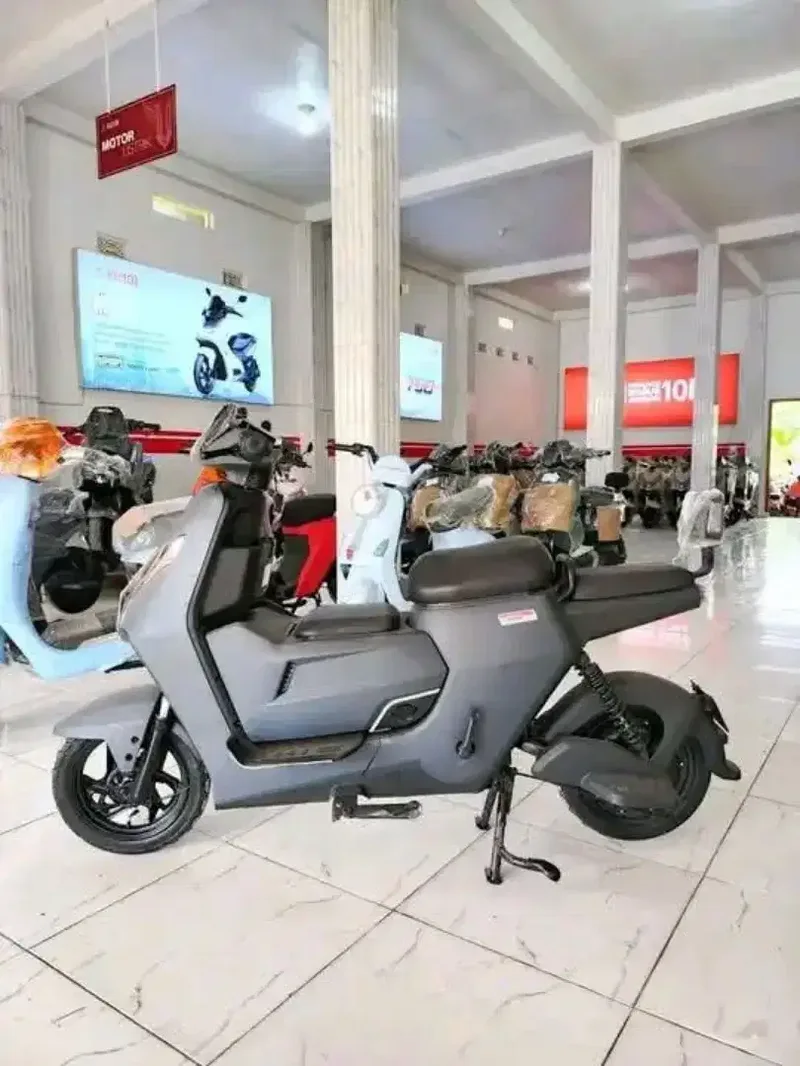 Sepeda motor listrik - Vehicles in Bali