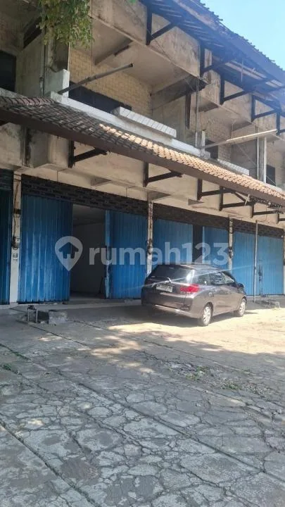 8 Unit Ruko 3 Lantai di Jalan Utama Imam Bonjol - Real Estate in Bali