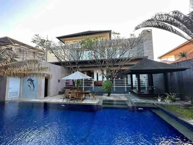 Rumah Mewah Gaya Vila Modern di Gatsu Barat Denpasar - Real Estate in Bali