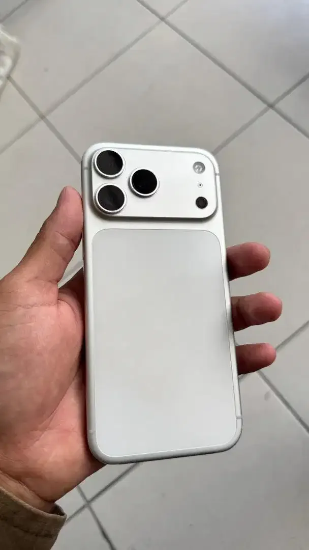 Iphone 17 Pro Max 1 Tb esim - Bali in Bali