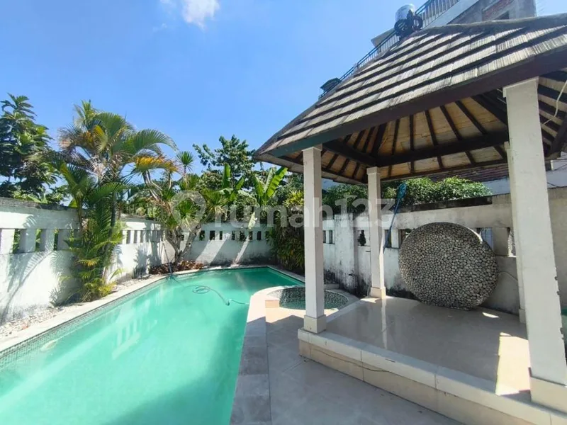 Villa Jual 3 Lantai 6 Bedroom With Pool Area Denpasar Barat - Real Estate in Bali