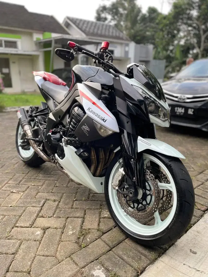 Kawasaki Z1000 Last Edition SE 2013, FP, Full mulus, modif banyak - Vehicles in Bali
