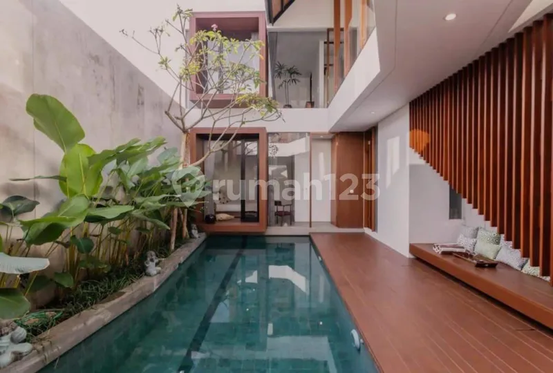 Villa 4 Kamar Tidur dengan Mezzanine - di Canggu Dekat Pantai - Real Estate in Bali