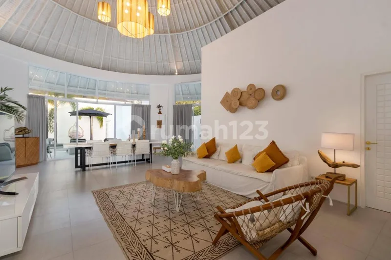 Villa Mewah Strategis Dekat Pantai Prime Location, Berawa Canggu - Real Estate in Bali