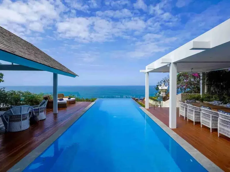 Dijual Villa Mewah di Tepi Tebing dalam Komplek Resor Uluwatu Bali - Real Estate in Bali
