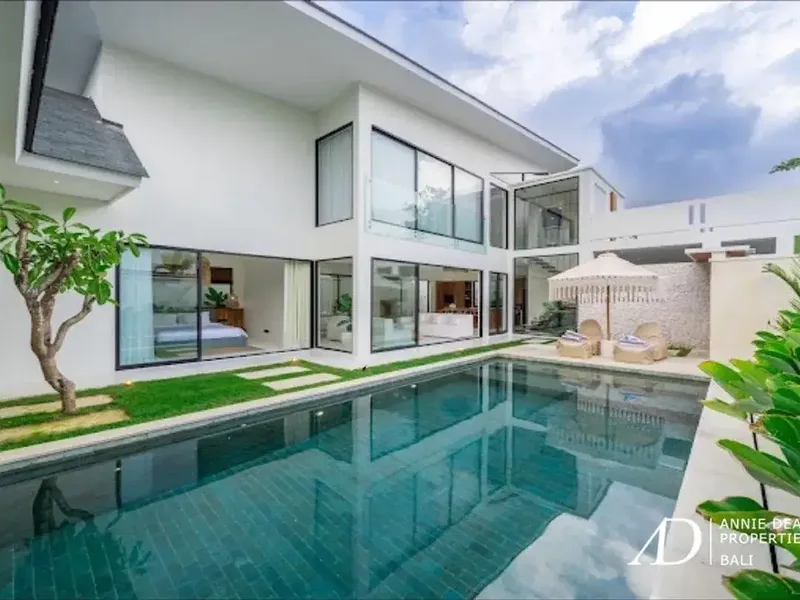 FREEHOLD / LEASEHOLD | MODERN VILLA IN PRIME SEMINYAK NEAR THE BEACH - Real Estate in Bali