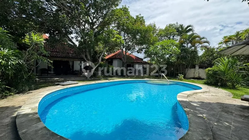 Bali Tropical Villa Lokasi Premium Kayu Aya Seminyak - Real Estate in Bali
