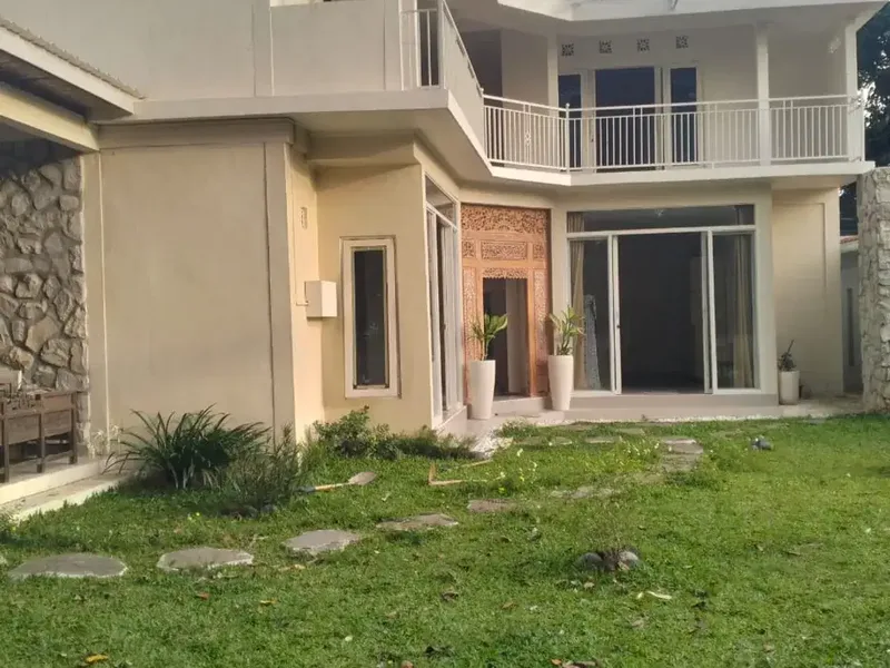 VILLA 2 LANTAI DI JL AYANI UTARA DENPASAR UTARA DEKAT TAMAN & RS - Real Estate in Bali