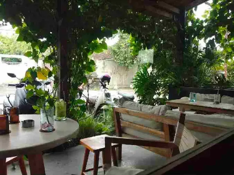 freehold land with building ready to use in main road of jalan pantai berawa ready to go - Bali in Bali