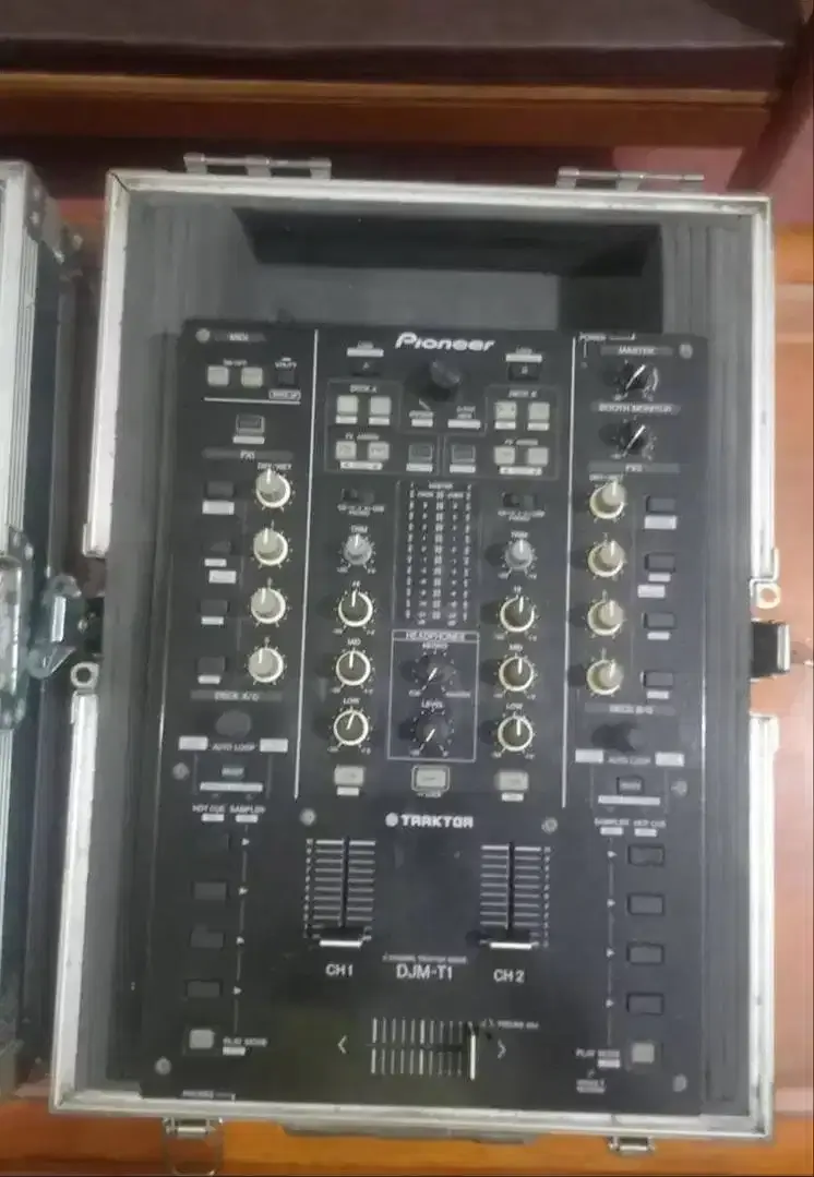 Pioneer DJM T1 & Flightcase - Electronics in Bali