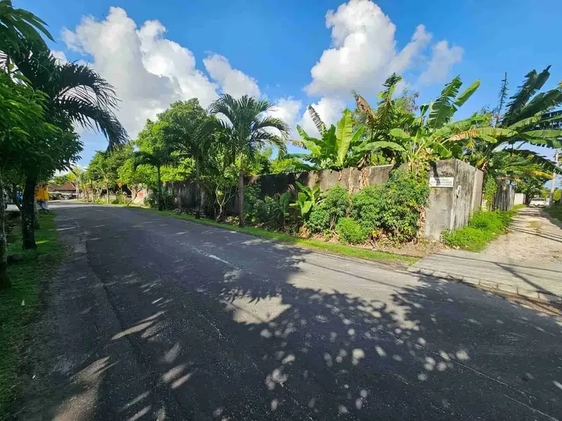 DIJUAL TANAH JALAN UTAMA CANGGU KAYUTULANG UTARA - Bali in Bali