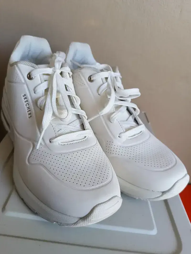 Sepatu skechers size 39 - Fashion in Bali