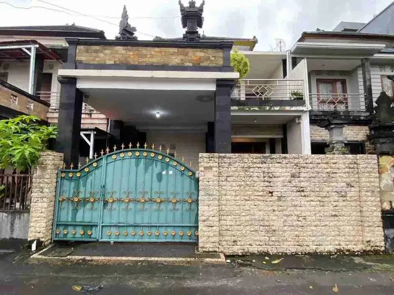 Jual Rumah 2lt Semi Furnished jl Tukad Irawadi Panjer denpasar area Strategis dekat dengan Fasilitas umum - Bali in Bali