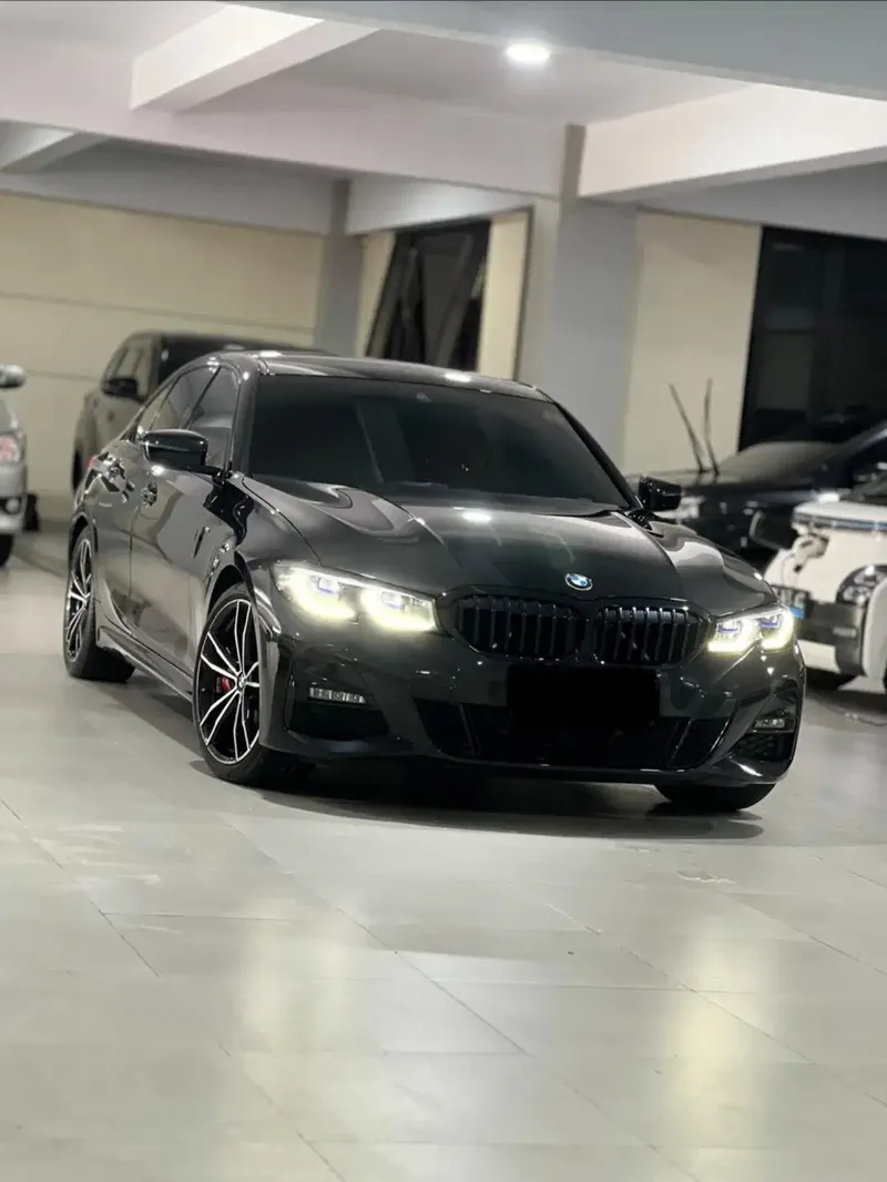 BMW 330i MSport 2022 Low KM - Vehicles in Bali