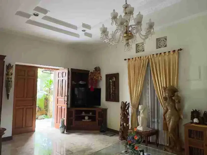 Dijual Cepat Rumah Villa 2 Lantai beserta furnish di kerobokan, badung, bali - Bali in Bali