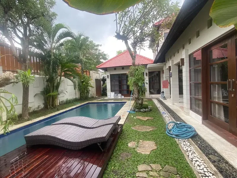 Sewa Villa Luas di Petitenget - Real Estate in Bali