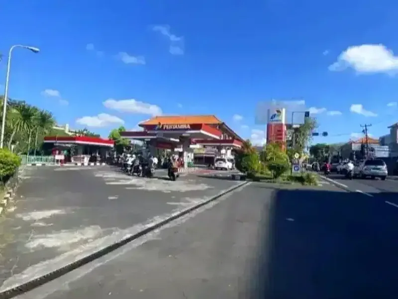 Tanah Komersial Bisnis Jl Raya Kuta - Real Estate in Bali