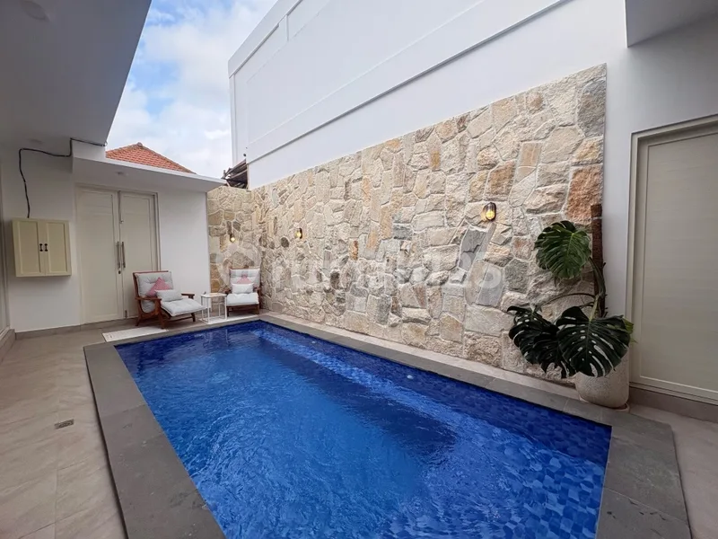 2 Bedrooms Victorian Style New Villa In Berawa Beach - Real Estate in Bali