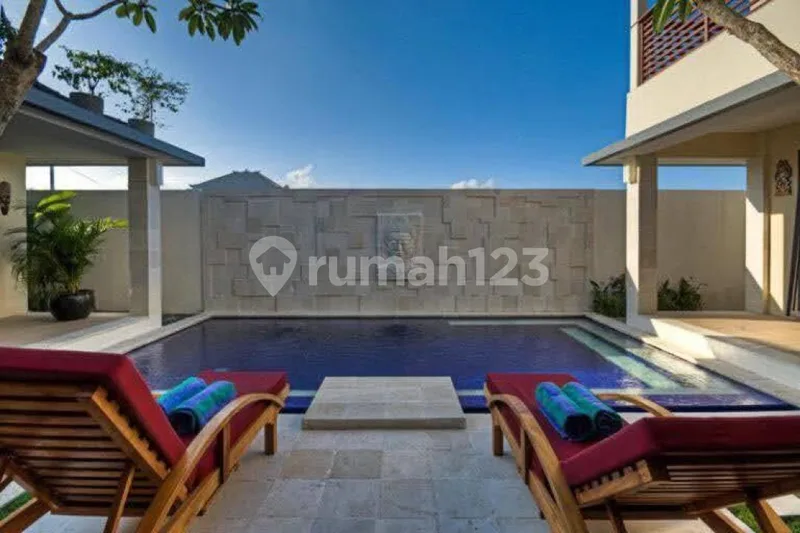 Villa Mewah Furnish dengan Kolam Renang Dekat Pantai di Kerobokan - Real Estate in Bali