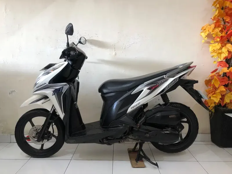 Honda Vario Techno 125 Th.2013 Hitam Putih!! - Vehicles in Bali