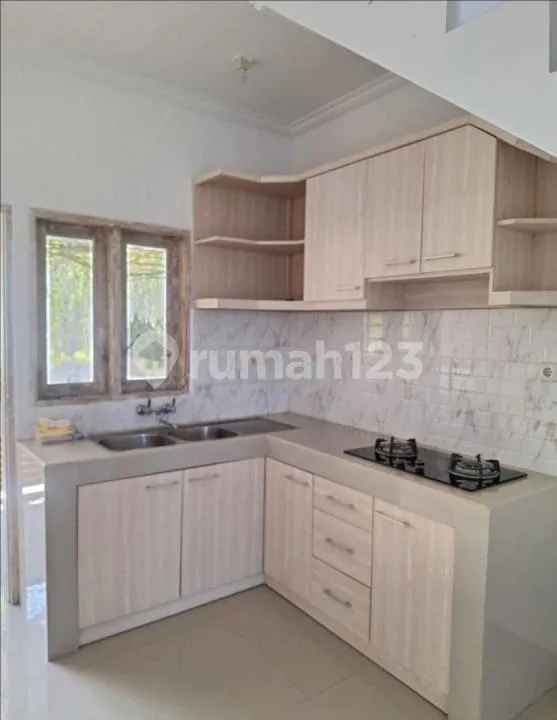 Rumah 2 Lantai, Pedungan, Denpasar Selatan - Real Estate in Bali