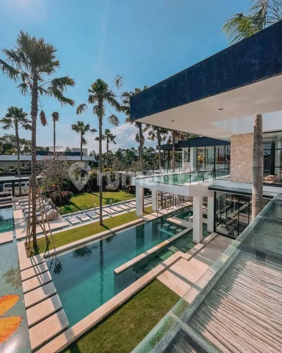 Turun Harga Villa Desainer 5 KT Modern Mewah di Pererenan Canggu Bali - Real Estate in Bali