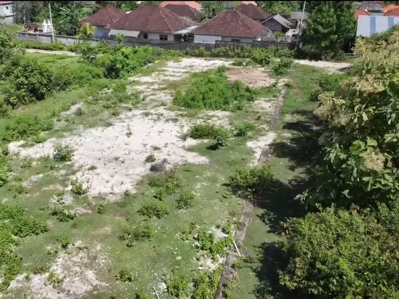 Dijual lahan murah lokasi villa. Posisi lahan hook bagus untuk dibuat menjadi beberapa villa Gunung payung - Nusa Dua - Bali in Bali