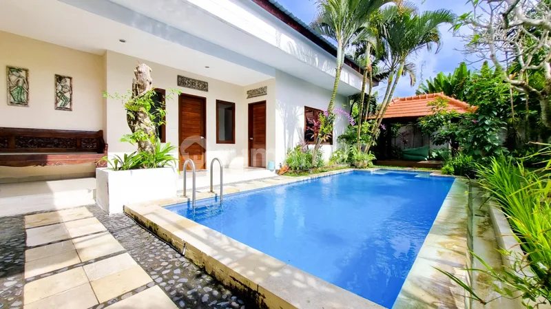 Villa 3 Kamar di Parerenan Sewa Tahuna - Real Estate in Bali