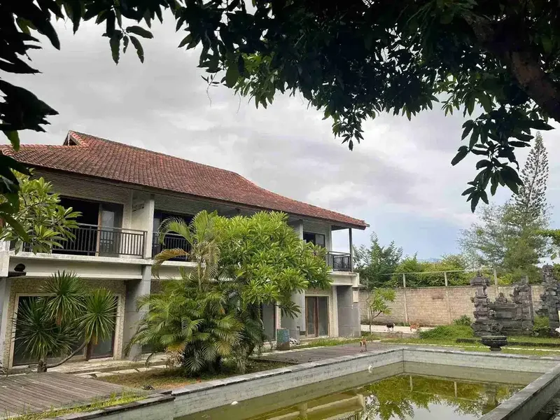 DI JUAL HOTEL 2 LANTAI Jl.PRATMA TANJUNG ,BENOA KUTA SELATAN BALI - Real Estate in Bali