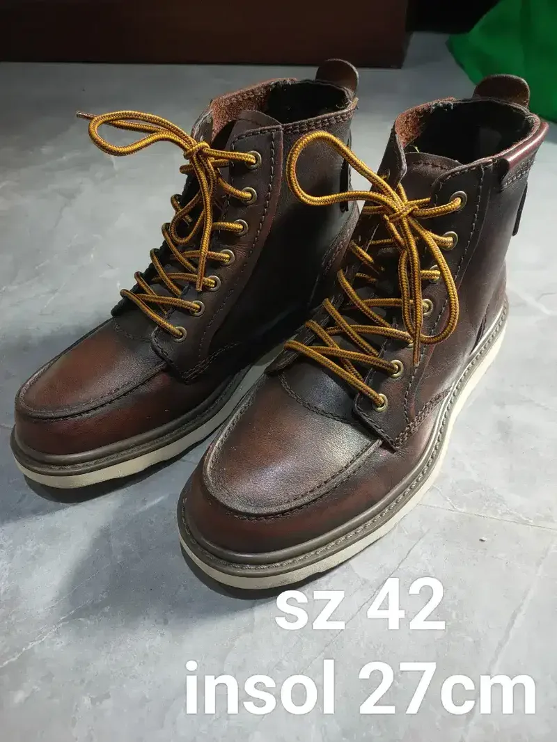 Sepatu Cat Mocto 42 - Fashion in Bali