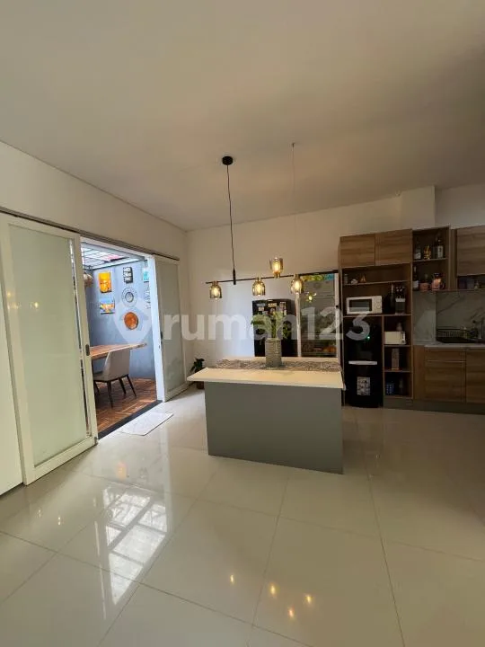 For Rent 3Br House Minimum 3 Years Close To Jb School And Sunset Road Seminyak Bali - Real Estate in Bali
