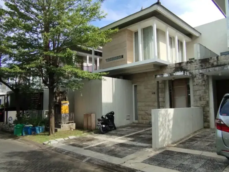 FOR SALE HUNIAN READY UNIT KAWASAN CLUSTER TERBAIK 5BR DI DENPASAR - Real Estate in Bali